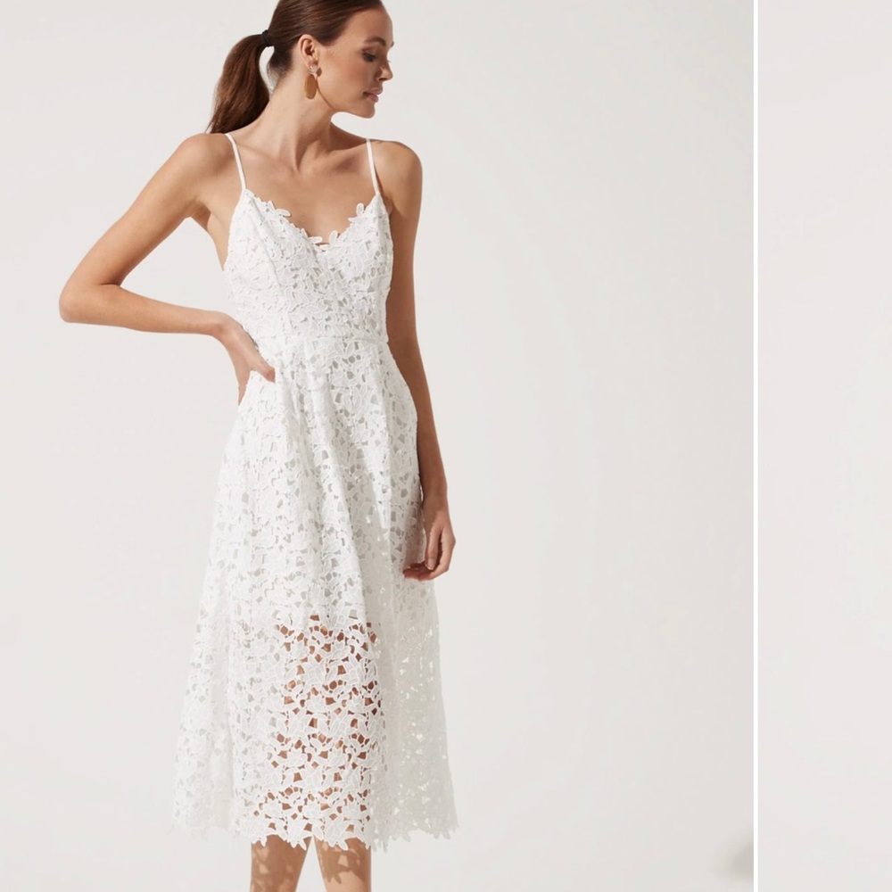 Astr the Label A Line Lace Midi Dress